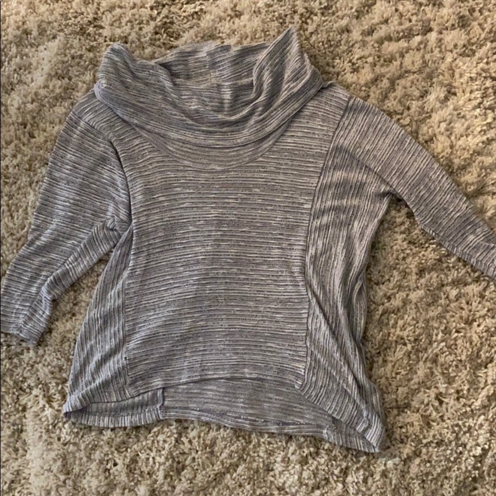 Beyond Yoga 3/4 length sleeve cowl neck top